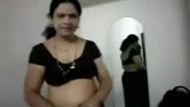 Desi Boobs Show Pretty Nude Wife