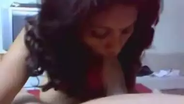 Desi bhabhi given hot blowJob session and fucked by boss