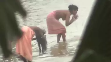 Village Desi Women Nude Bathing Video porn indian film