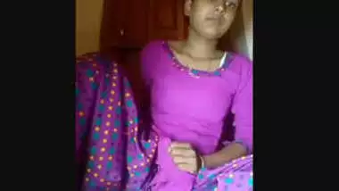 Desi village bhabi show her nice boobs n pussy