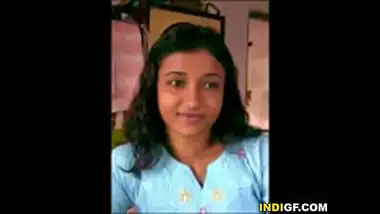 Indian sex video HD of a naughty teen enjoying a home sex session