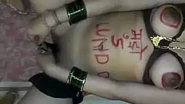 desi wife mastrubating with brinjal written on body mujhe