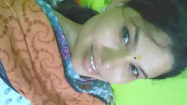 desi girl in salwar top hot boob and pussy rubbing show