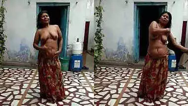 Desi randi bhabhi rain bathing in open roof two clips marge