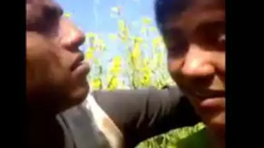 Sexy Video Rahar Ke Khet Mein - Haryanna Village Girl Roshani Fucking In Khet By Mohan porn indian film