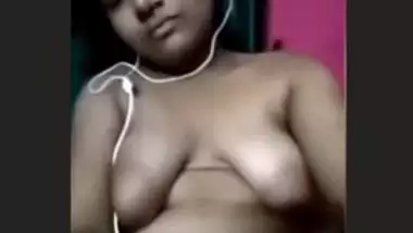 Sexy Girl Fingering On Video Call (New Leaked)
