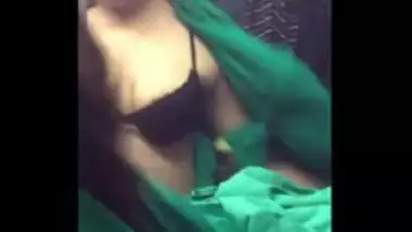 Desi girl caught in changing room