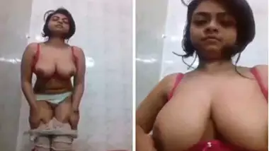 Appealing Desi girl isn't shy about showing tits and hairy cunt on camera