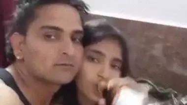 Beer and sex of Desi lovers foreplay MMS