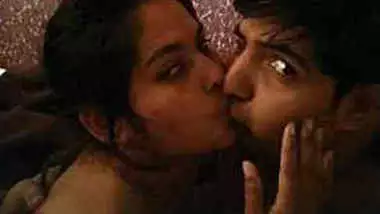 Desi MILF kisses her sex partner who films XXX affair with naked woman