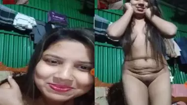 Beautiful Desi girl full nude show on video call