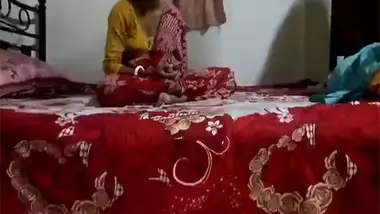 Desi Bengali housewife cheating sex with neighbor guy