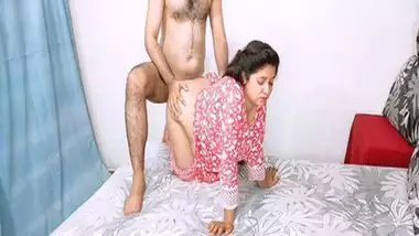 Pakistani chubby wife fucked by masked guy on cam