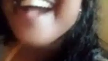 Hot Srilankan nude MMS video leaked