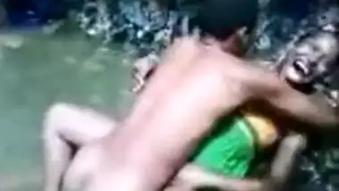 Desisex movie of a juvenile pair enjoying outdoor sex in a pond