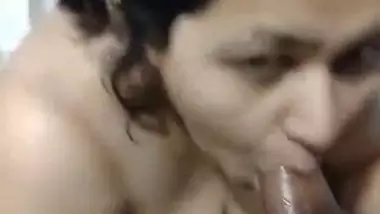 Chubby mature bhabhi blows thick Desi cock and tastes hot XXX spunk