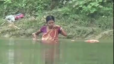 Village Bhabhi Ganga Shower – Movies