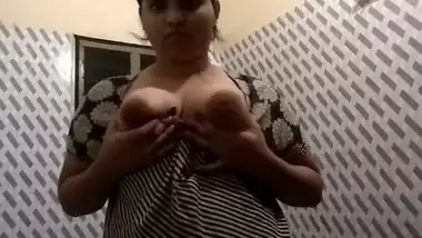 Cute Desi Girl Showing Big Boobs