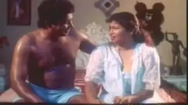 Tamil bgrade aunty boobs fondled