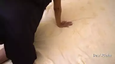 Tamil Richa Cunt Fucking With Vibrator And Ice...