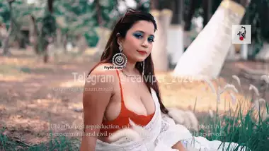 Big boobs model Rimpi sexy photoshoot