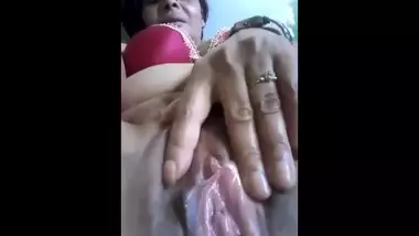 mature desi village house wife pussy fingering and squirting by self