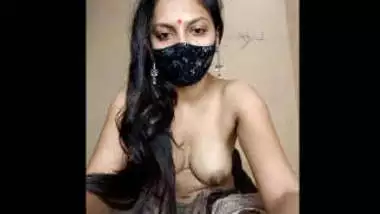 Hot Bhabhi Wearing A Saree Show Her Body On Web Cam