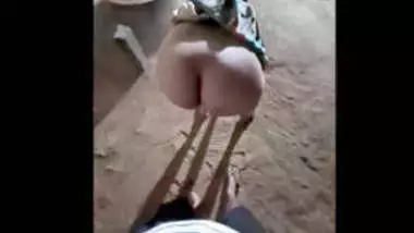 Desi Maid Meerabhabhi showing her ass and pusssy to her malik