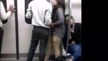 Desi GIRLFRIEND Boobs Pressed In Delhi Metro