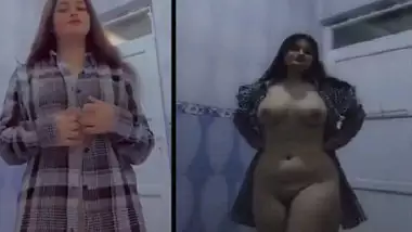 Pakistani girl opening shirt big boobs viral MMS