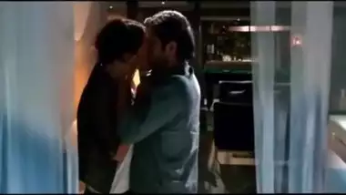 Esha Gupta Cute Kissing and Bed scenes