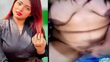 Indian fingering girl naked in horniness viral MMS