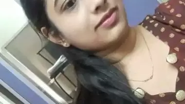 Desi lady masturbation ? Fingering in Bathroom video