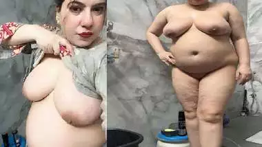 Transparent saree boobs show and naked video of busty wife